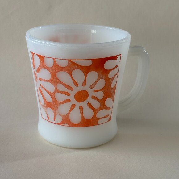 Vintage Anchor Hocking Fire King Milk Glass Mug - Picture 1 of 8